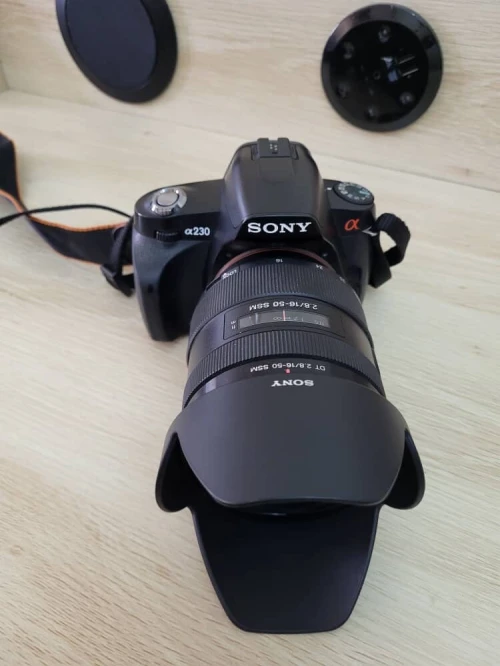 SONY Alpha DSLR-A230 Reflex + Objectif Sony A DT 16-50mm f/2.8 SSM
