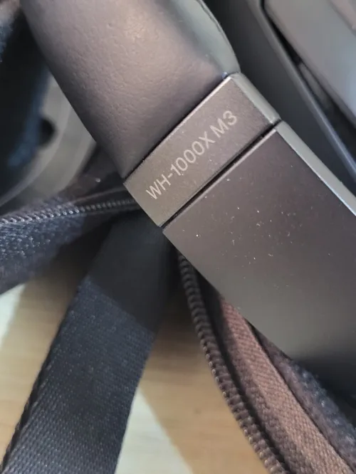 Sony WH-1000XM3 Casque sans fil Bluetooth à réduction de bruit (batterie 30h, capteur tactile, application Headphones Connect, fonction de charge rapide