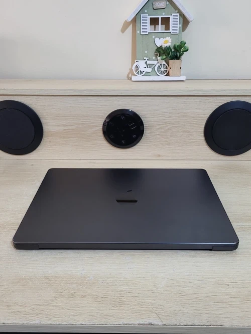 MacBook Pro M4 2024 Noir sidéral | PUCE M4 10 CORE | GPU 10 CORE | 16GB RAM | 512GB SSD | CYCLES 141 | CAPACITÉ BATTERIE 98%