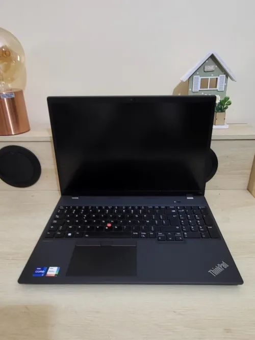 Thinkpad T16 GEN 2 16'' FHD | CORE i7 1355U | 32GB RAM | 1TB NVMe SSD | INTEL IRIS XE GRAPHICS