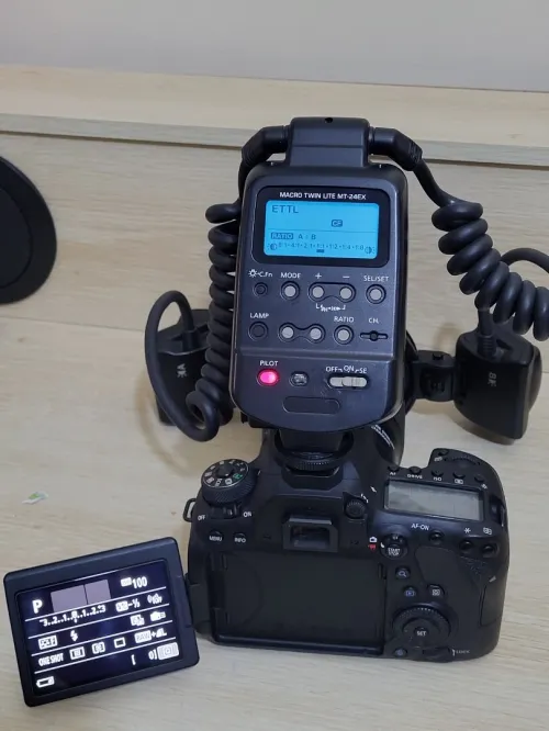 Canon MT-24EX Macro Twin Lite Flash détachable pour appareils photo canon Reflex et compacts