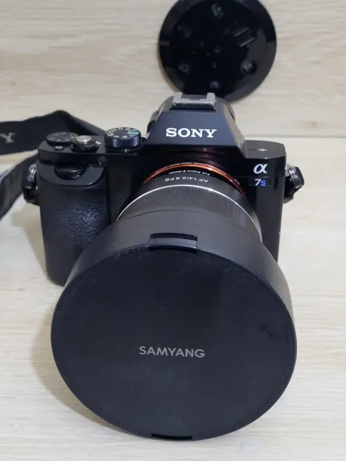 Sony Alpha 7S Hybride Plein Format Ultra vidéo 4K + Objectif Samyang AF 14mm F2.8 Full Frame