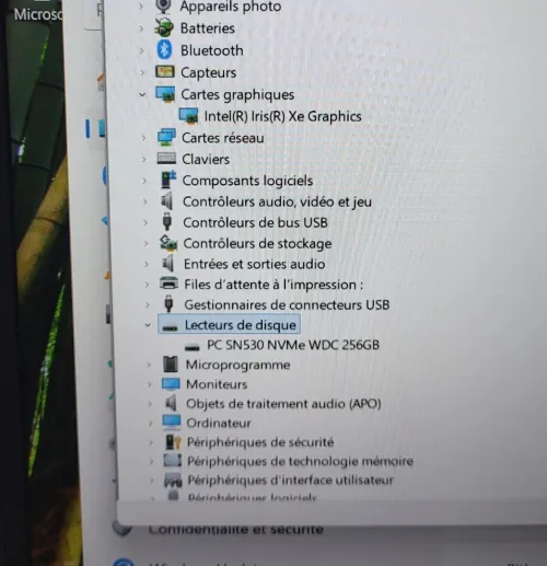 DELL LATITUDE 5520 | INTEL CORE i7 1165G7 | 16GB RAM | 256GB SSD | INTEL Iris Xe