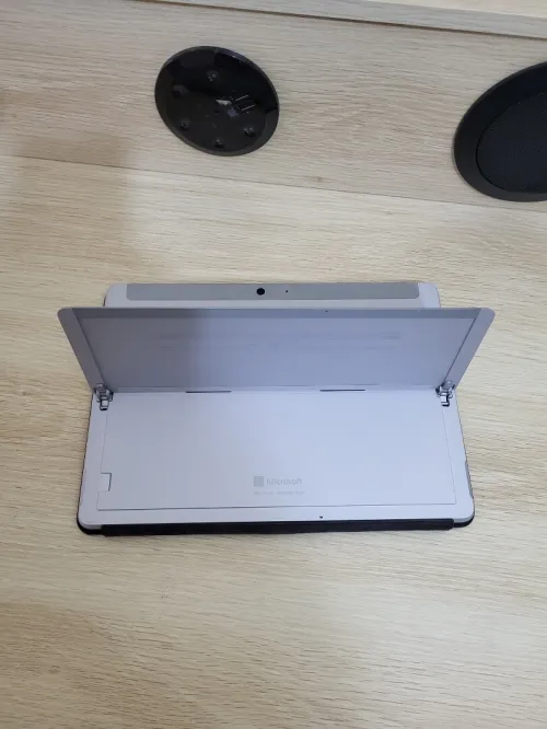 Microsoft Surface GO 3 TACTILE | PENTIUM CPU GOLD 6500Y 1.61GHz | 8GB RAM | 128GB SSD | Poids : 544g