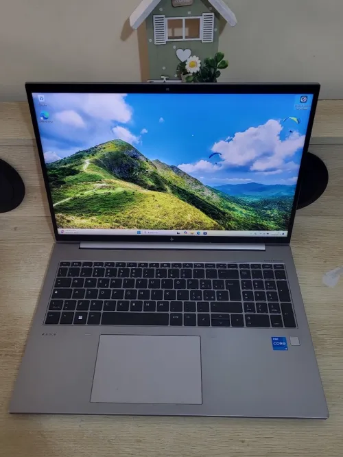 HP ZBook Firefly 16 G9 Workstation | CORE i5-1235U | NVIDIA T550 4GB | 16 RAM | 512GB NVMe SSD