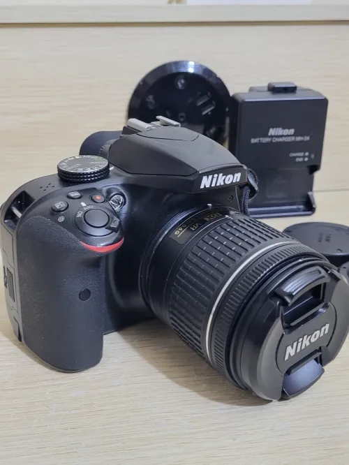 Nikon D3400 Appareil Photo Numérique Réflex 24.2 Mpix + OBJECTIF Nikon AF-P DX Nikkor 18 55mm f 3.5 5.6 g vr