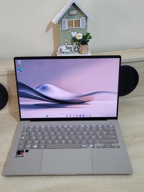 Asus ZenBook A14 14" OLED Full HD+ | Snapdragon X X1-26-100 | 16GB RAM | 512GB NVMe SSD | Qualcomm Adreno x1-45 GPU