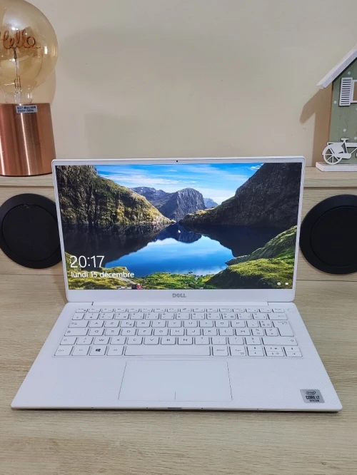 DELL XPS 7390 | CORE i7-10510U | 16GB RAM | 512GB NVMe SSD | INTEL UHD GRAPHICS