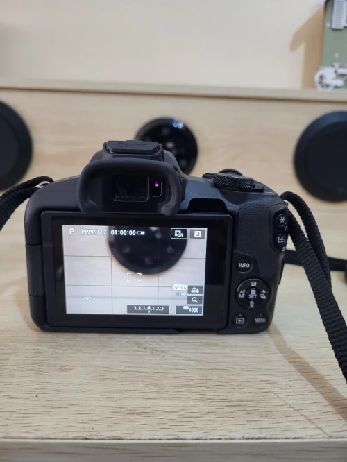 Canon EOS R50 hybride APS-C 24.2Mpx vidéo UHD 4K/30p WiFi + objectif RF-S 18-45mm F4.5-6.3 IS STM