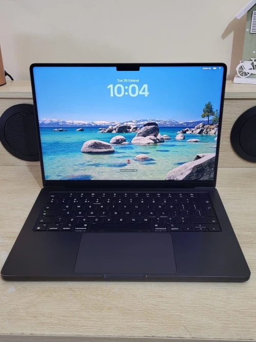 MacBook Pro M4 MAX 14'' 2024 | Puce M4 Max CPU 16 COEURS | GPU 40 COEURS | 64GB RAM | 1TB SSD | CYCLES 177