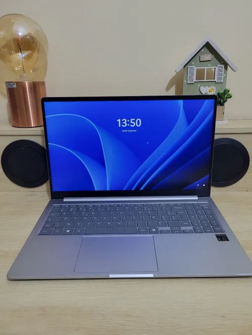 Samsung Galaxy Book4 Edge 15,6" Copilot+ | Snapdragon X Plus X1P42100 | 16GB RAM | 256GB SSD