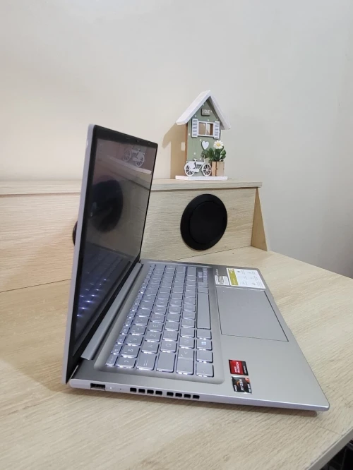 Asus Vivobook 14'' FHD + | RYZEN 7 PRO 7730U | 16GB RAM | 512GB NVMe SSD | AMD RADEON GRAPHICS
