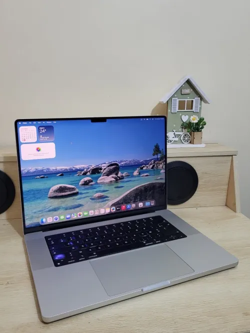 MacBook Pro M1 Max 2021 | 16'' CPU 10 GPU 24 | 32GB RAM | 1TB SSD | CYCLES 79