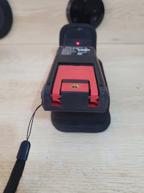Leica DISTO D5 - télémètre Laser Professionnel avec Bluetooth (appli), viseur numérique (pour intérieur et extérieur) et capteur d'inclinaison pour Mesure de Profil et d'angle
