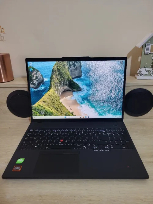 THINKPAD P16s GEN 4 | RYZEN AI 7 PRO 350/w | 32GB RAM | 512GB | RADEON 860M 8GB | Workstation