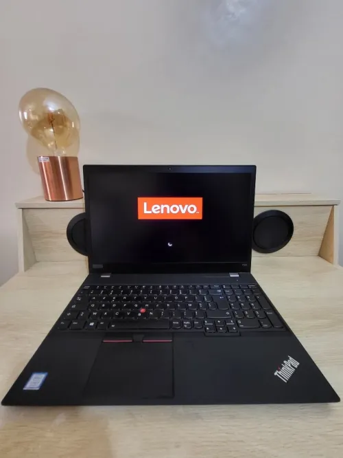 THINKPAD P53s 15.6 FHD | CORE i7 8565U | NVIDIA QUADRO P520 2GB | 8GB RAM | 256 NVME SSD