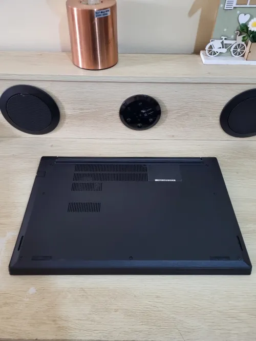 LENOVO THINKPAD E15 | CORE i5-10210U | 16GB RAM | 512GB NVMe SSD | AMD RADEON RX 640 2GB