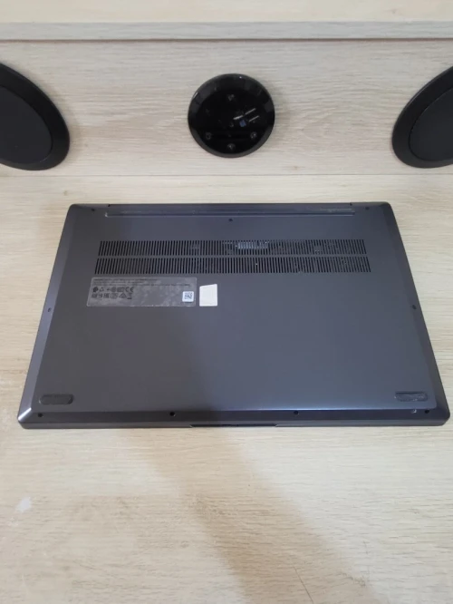 Lenovo IdeaPad 15.6'' FHD | RYZEN 7 5700U | 8GB RAM | 512GB NVMe SSD | AMD RADEON GRAPHICS 2GB