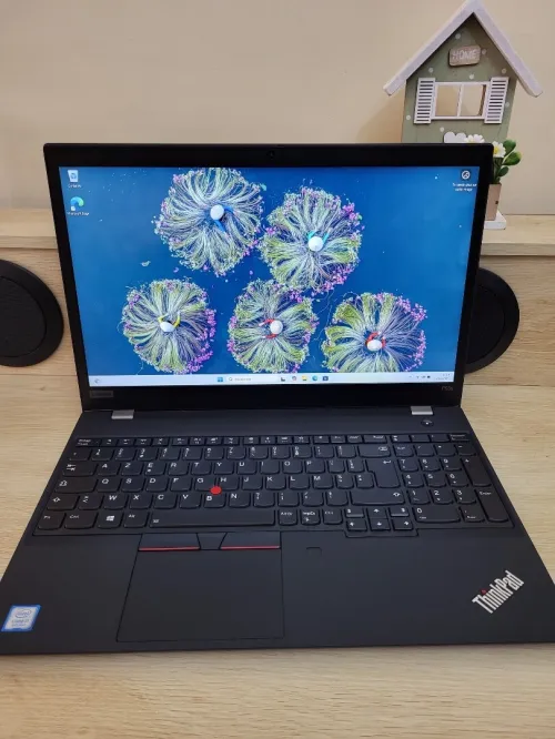 THINKPAD P53s 15.6 FHD | CORE i7 8565U | NVIDIA QUADRO P520 2GB | 8GB RAM | 256 NVME SSD