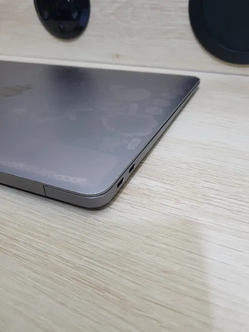 MacBook Air M1 2020 Gris Sideral - CPU M1 8C - 8GB RAM - 256GB SSD