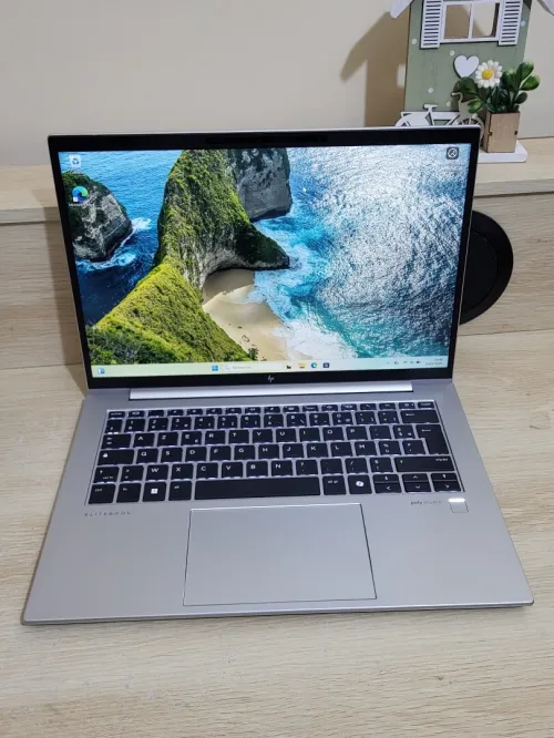 HP ELITEBOOK 845 G11 14'' FHD | RYZEN 5 8540U | 16GB RAM | 512GB NVMe | AMD RADEON 740M GRAPHICS
