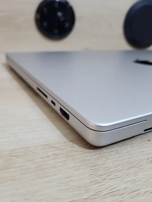 MacBook Pro M1 Max 2021 | 16'' CPU 10 GPU 24 | 32GB RAM | 1TB SSD | CYCLES 79