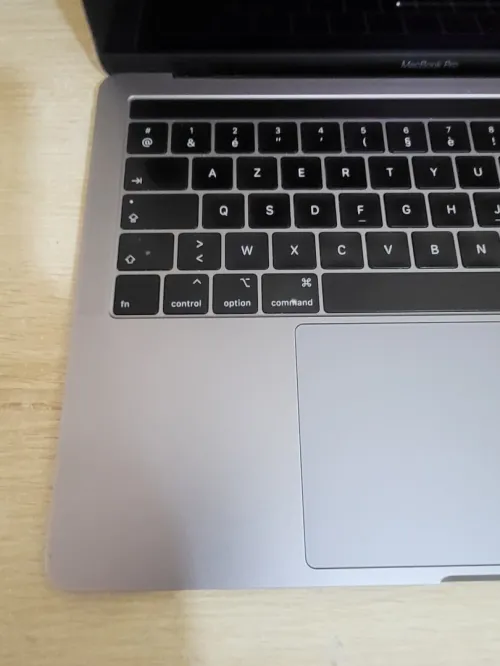 MacBook Pro Touch Bar Mid 2019 13-inch | INTEL CORE I5 QUATRE COEURS | 8GB RAM | 256GB SSD
