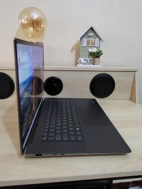 DELL PRECISION 5680 | OLED Tactile 4K | CORE i7-13800H | RTX 2000 ADA 8GB | 64GB RAM | 1To SSD