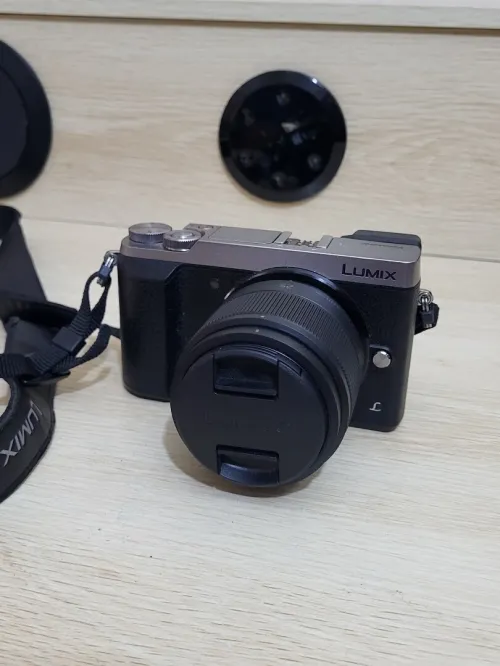Panasonic Lumix GX80 | Hybride Compact Vidéo UHD 4K + Objectif Panasonic Lumix G 25 mm f/1.7 ASPH