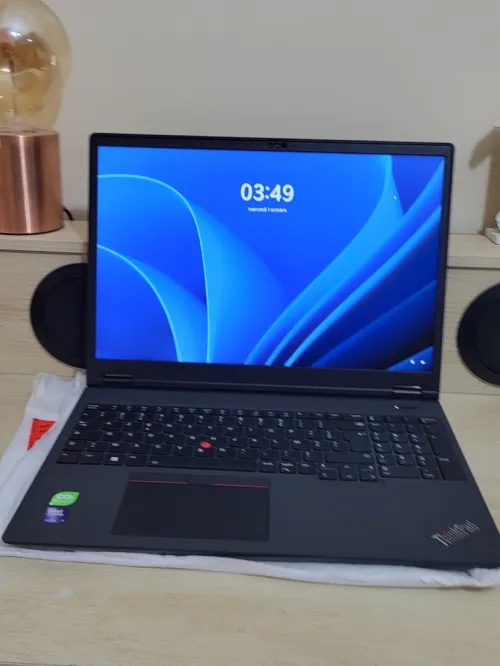 THINKPAD P16v | CORE ULTRA 7-155H | RTX 2000 ADA 8GB | 32GB RAM | 1TB NVMe SSD | Workstation