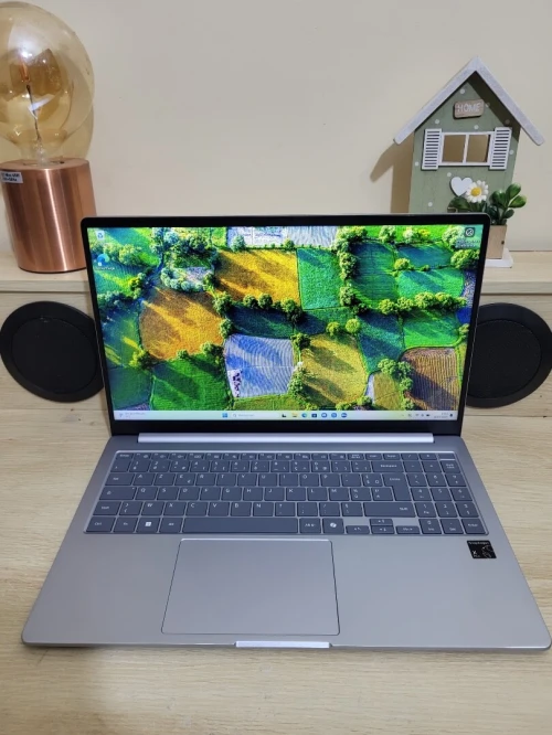 Samsung Galaxy Book4 Edge 15,6" Copilot+ | Snapdragon X Plus X1P42100 | 16GB RAM | 256GB SSD