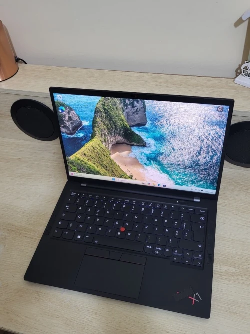 Thinkpad X1 CARBON GEN 9 | EVO vPRO CORE i5 1145G7 | 8GB RAM | 256GB NVMe SSD | 4G LTE WIFI 6