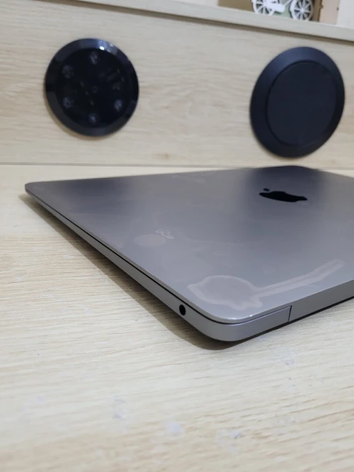 MacBook Air M1 2020 Gris Sideral - CPU M1 8C - 8GB RAM - 256GB SSD