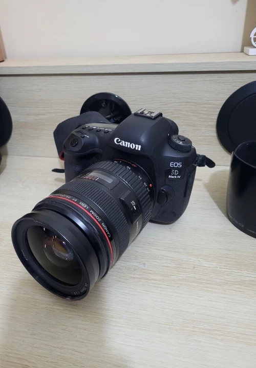 Canon EOS 5D Mark IV | Capteur 30Mpx Rendu cinématographique 4K + Objectif Canon EF 24 70 2.8 L USM