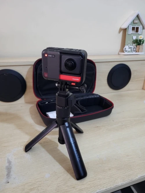 Insta360 One RS Twin Edition on Geht's Kit - Caméra d'action étanche 4K60fps et 5.7K 360 avec objectifs interchangeables - stabilisation - Photos 48MP - HDR Actif - Traitement IA