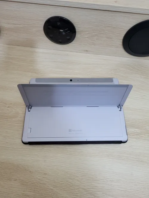 Microsoft Surface GO 3 TACTILE | PENTIUM CPU GOLD 6500Y 1.61GHz | 8GB RAM | 128GB SSD | Poids : 544g