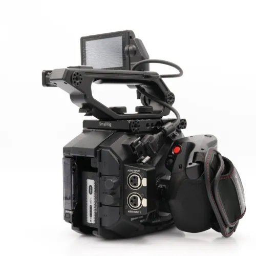 CAMERA PROFESSIONNELLE PANASONIC EVA1 CAPTEUR SUPER 35mm 5.7K 5720 x 3016 VIDEO 4K DE QUALITE CINEMA
