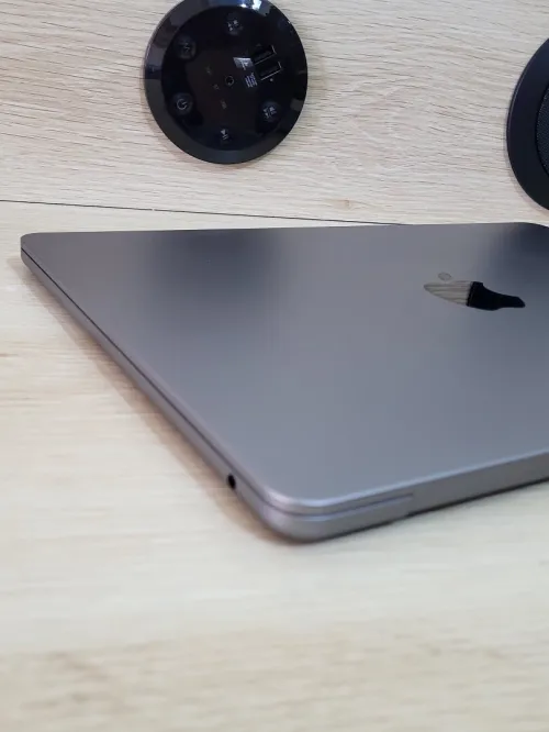 MacBook Air M2 | 8GB RAM | 256GB SSD | GRIS SIDERAL | CYCLES 61
