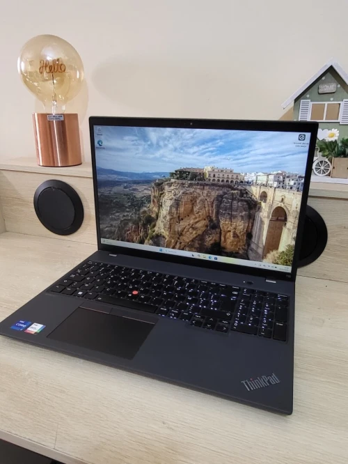 Thinkpad T16 GEN 2 16'' FHD | CORE i7 1355U | 32GB RAM | 1TB NVMe SSD | INTEL IRIS XE GRAPHICS
