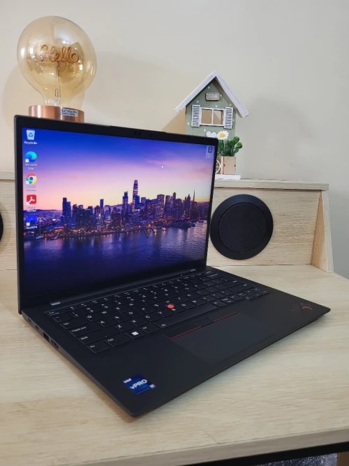 Thinkpad X1 CARBON GEN 11 | EVO vPRO CORE i7 1365U | 32GB RAM | 512GB NVMe SSD | IRIS XE