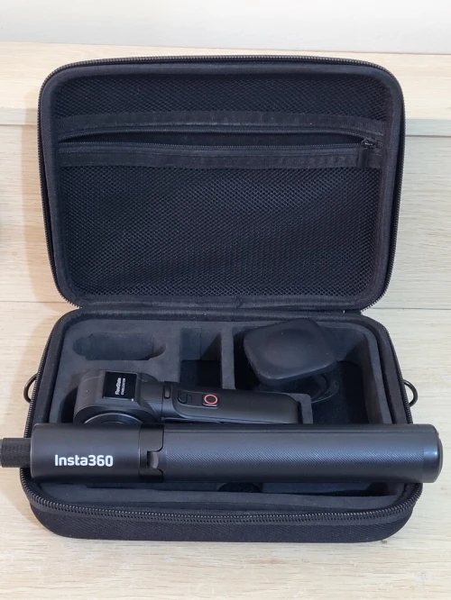 Insta360 One RS 1-inch 360 Edition - Caméra 360 VIDEO UHD 6K avec Deux capteurs 1 Pouce, co-conçue avec Leica, Photo 21MP, stabilisation FlowState, Faible luminosité de qualité, résistante à l'eau