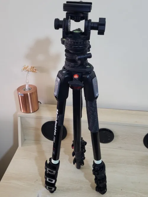 Manfrotto Trépied en fibre de carbone/magnésium 190CXPRO4 Trépied à 4 sections + Acratech Tête panoramique et inclinable avec QR, capacité de charge de 25 lb