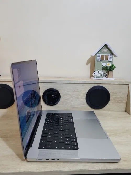 MacBook Pro M1 Max 2021 | 16'' CPU 10 GPU 24 | 32GB RAM | 1TB SSD | CYCLES 79