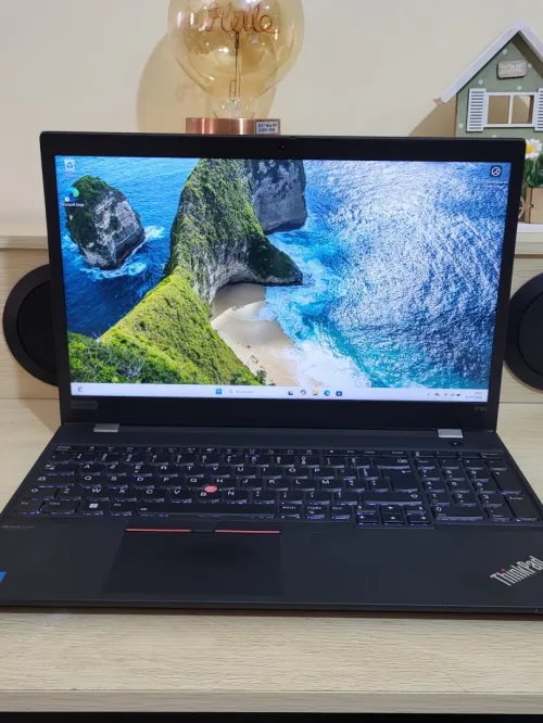 ThinkPad P15s GEN 2 | i7-1165G7 | NVIDIA QUADRO T500 4GB | 16GB RAM | 512GB NVMe SSD | WORKSTATION