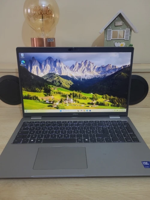 DELL LATITUDE 5550 | INTEL CORE ULTRA 5 135U | 16GB RAM | 512GB SSD | INTEL ARC GRAPHICS