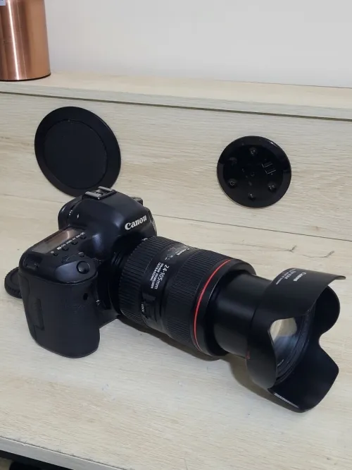 Canon 5D Mark III | full-frame DSLR 22Mpx | VIDEO 4K | + Canon Objectif EF 24-105mm f/4L IS II USM
