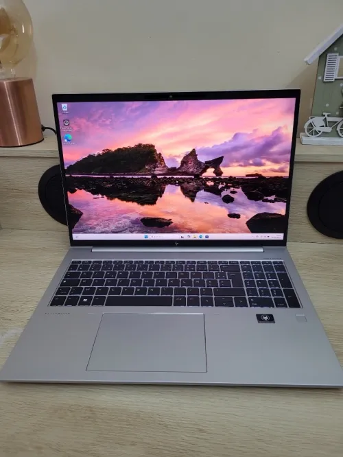 HP ELITEBOOK 865 G9 | AMD RYZEN 5 PRO 6650U | 8GB RAM | 256GB SSD | AMD Radeon Graphics