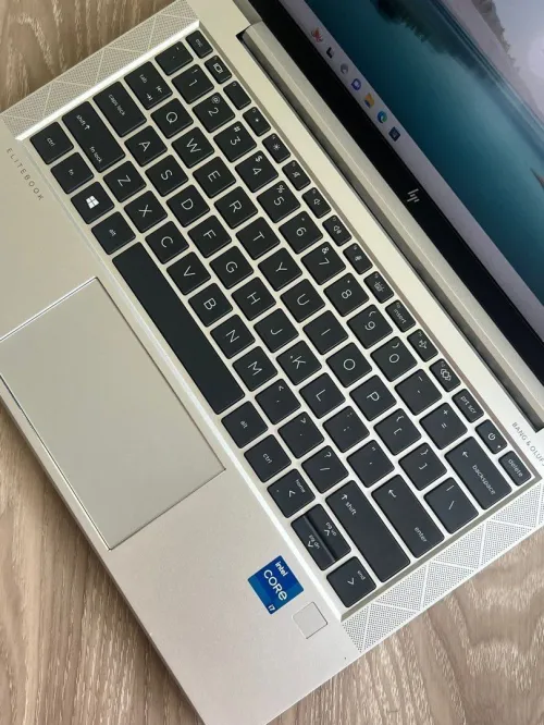 HP ELITEBOOK 830 G8 | CORE I7-1185G7 | 32GB RAM | 512 SSD | Iris Xe Graphics