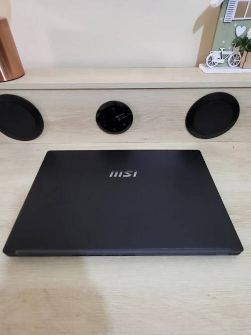 MSI MODERN 15.6'' FHD | RYZEN 7 7730U | 16GB RAM | 512GB NVMe SSD | AMD RADEON GRAPHICS