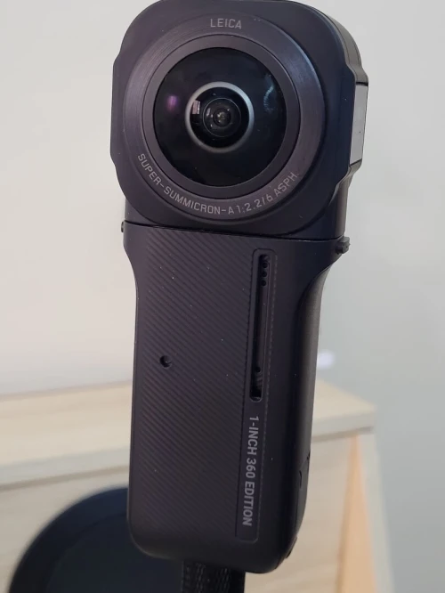 Insta360 One RS 1-inch 360 Edition - Caméra 360 VIDEO UHD 6K avec Deux capteurs 1 Pouce, co-conçue avec Leica, Photo 21MP, stabilisation FlowState, Faible luminosité de qualité, résistante à l'eau